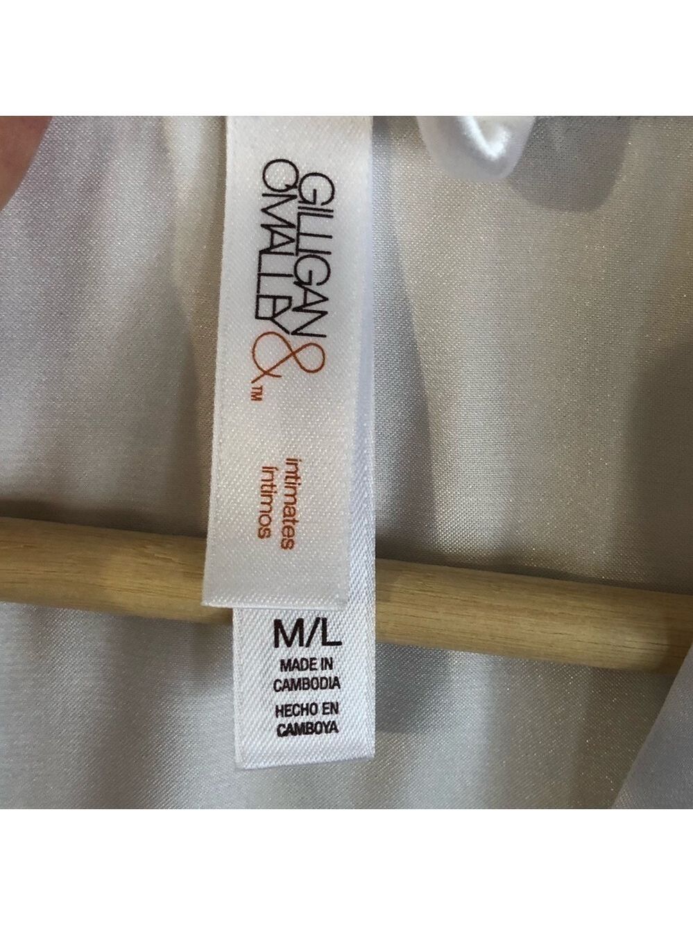 Gilligan & O’Malley white satin Bride robe size M/L - Picture 7 of 10